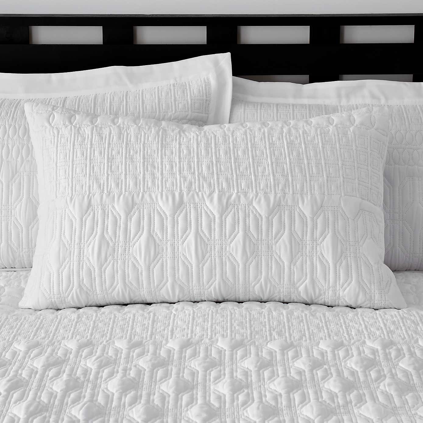 Billie White Standard Pillowcase Pair