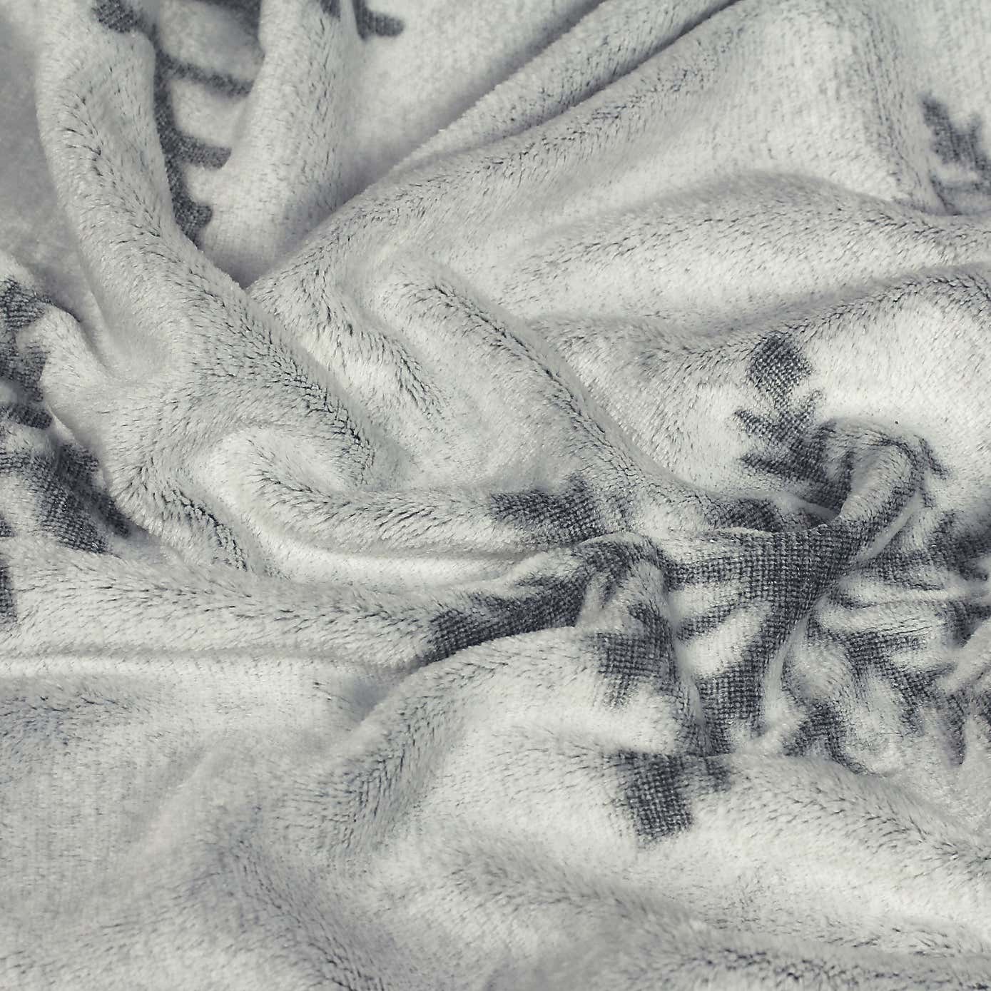 Snowflake Cut Fleece Throw Silver 140x180
