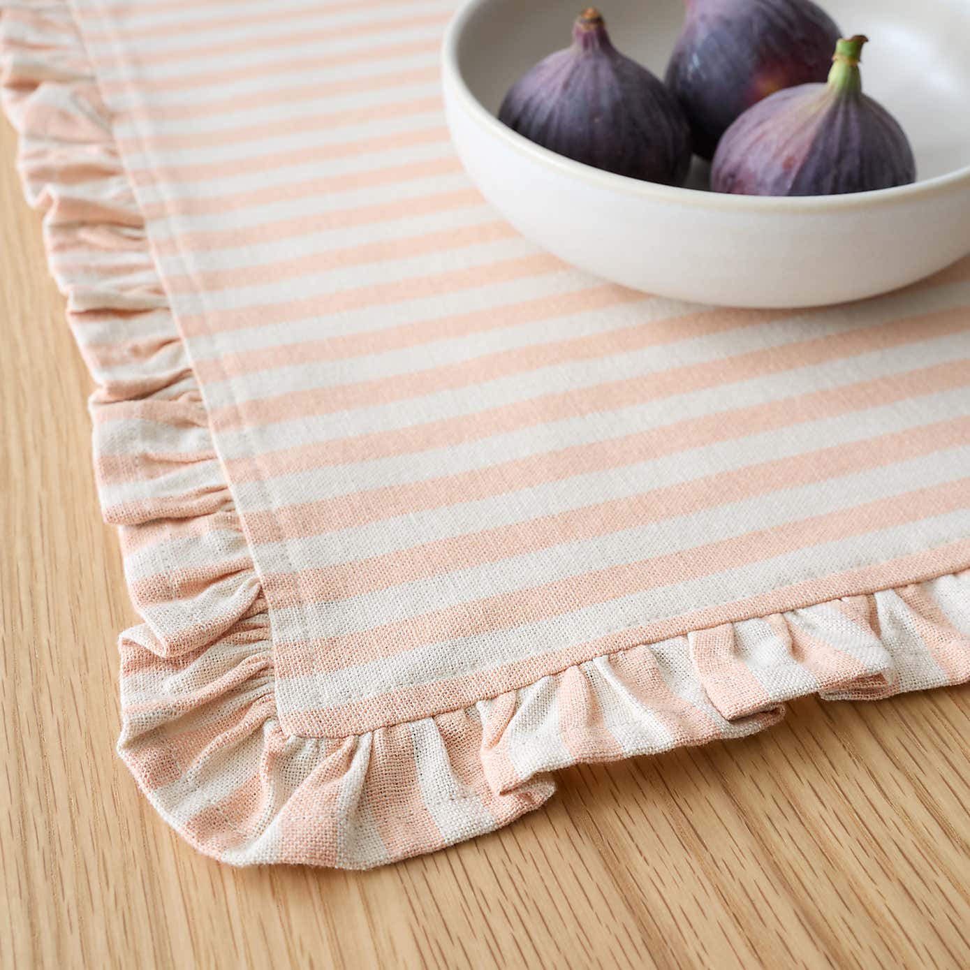 Set of 2 Linford Frill Placemats