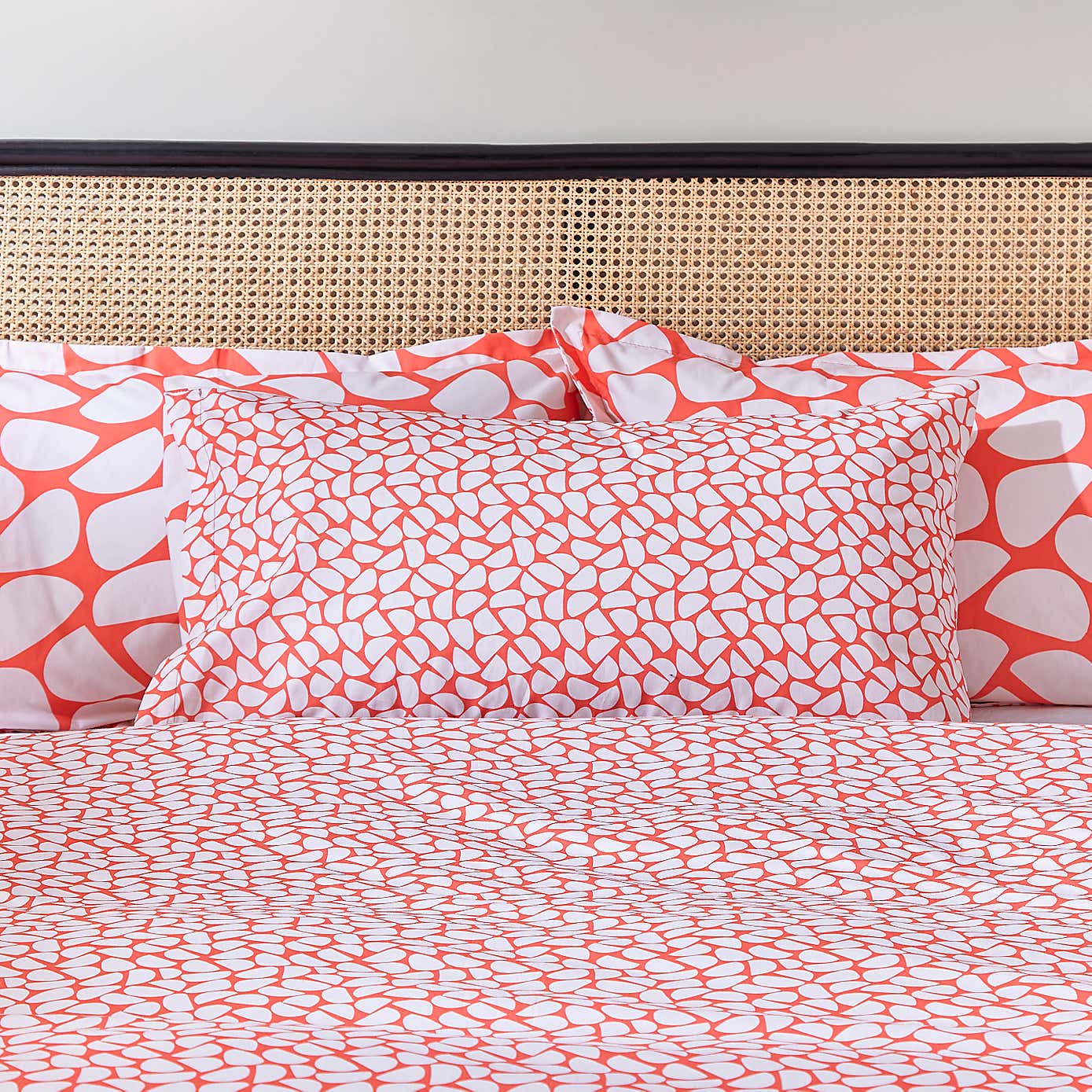 Nixon Semi Circle Duvet Cover & Pillowcase Set