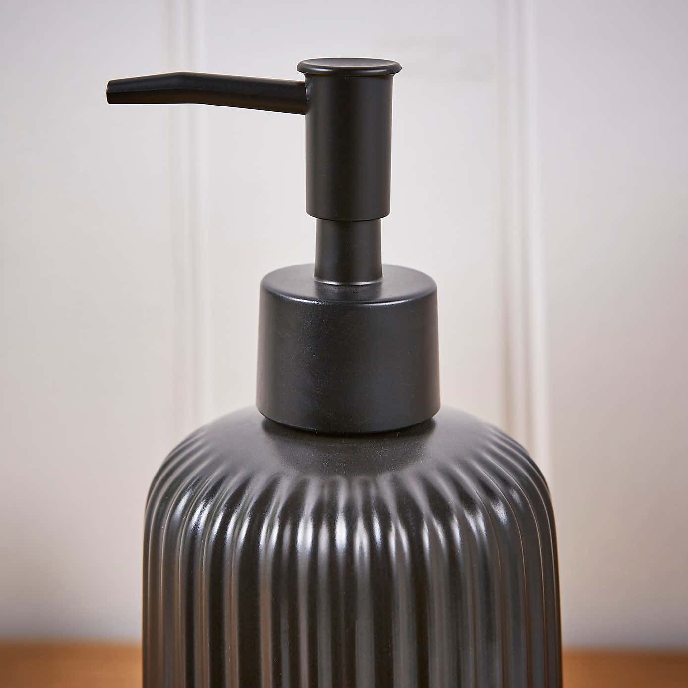 Ribbed Lotion Dispenser