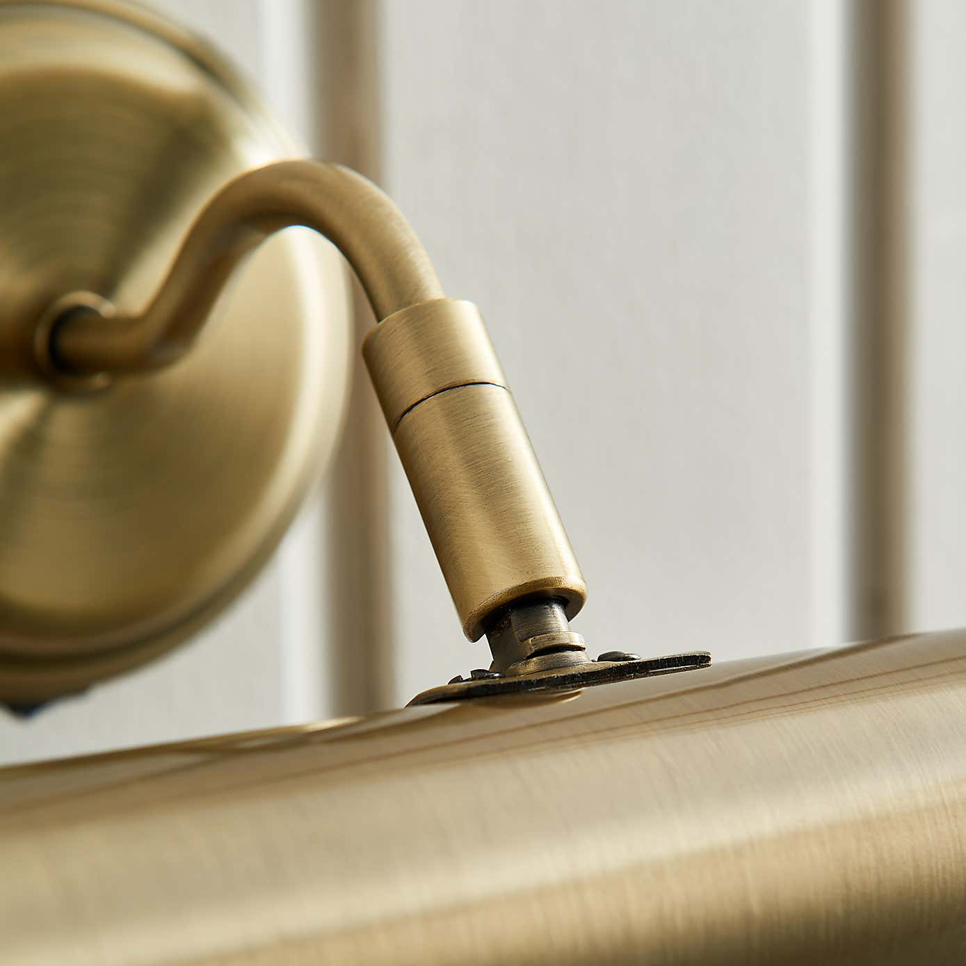 Maria Mid Century Adjustable Picture Wall Light