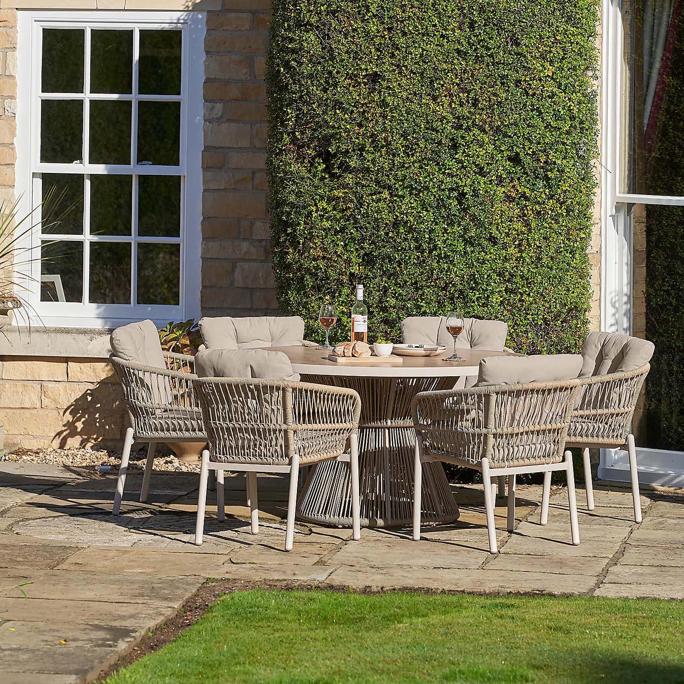 Pacific Lifestyle Martic Outdoor 6 Seater Dining Set