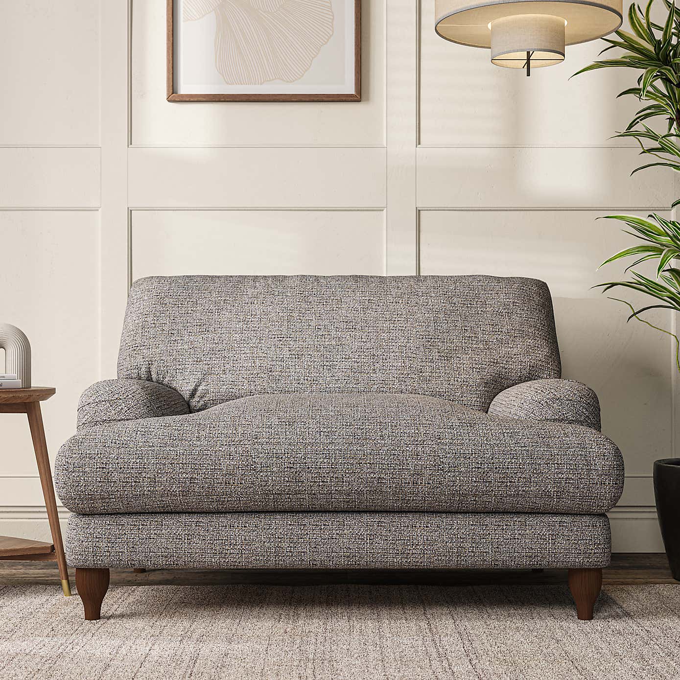 Darwin Snuggle Chair