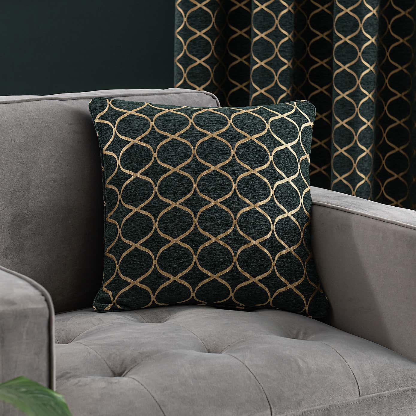 Ogee Chenille Cushion