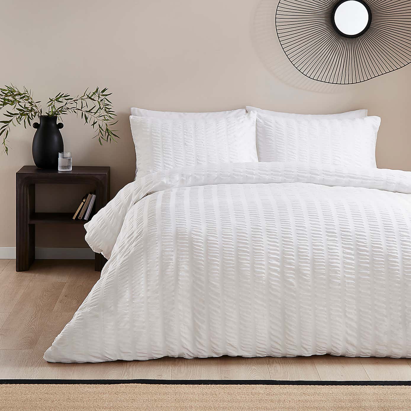 Westley Seersucker Duvet Cover and Pillowcase Set