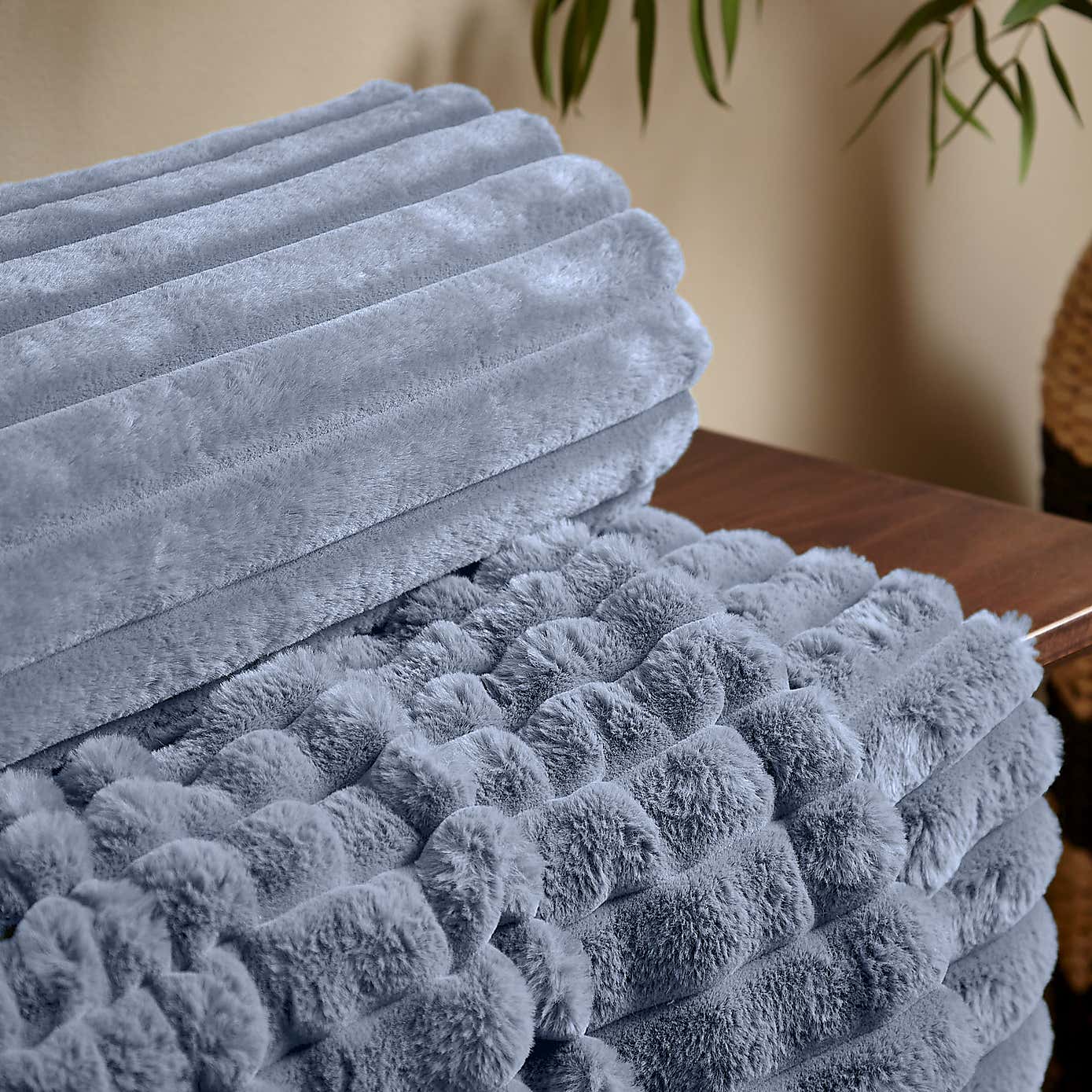 Cosy Ribbed Throw 130cm x 170cm