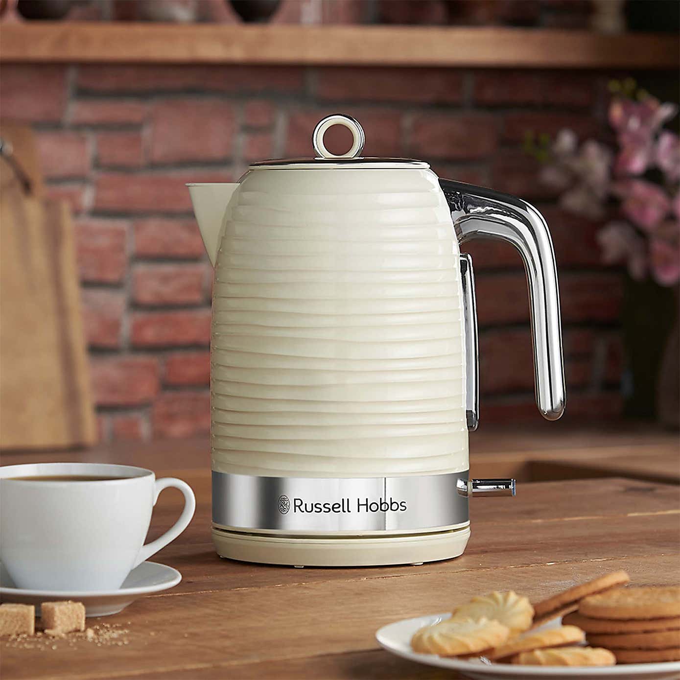 Russell Hobbs Inspire Cream Kettle & 4 Slice Toaster