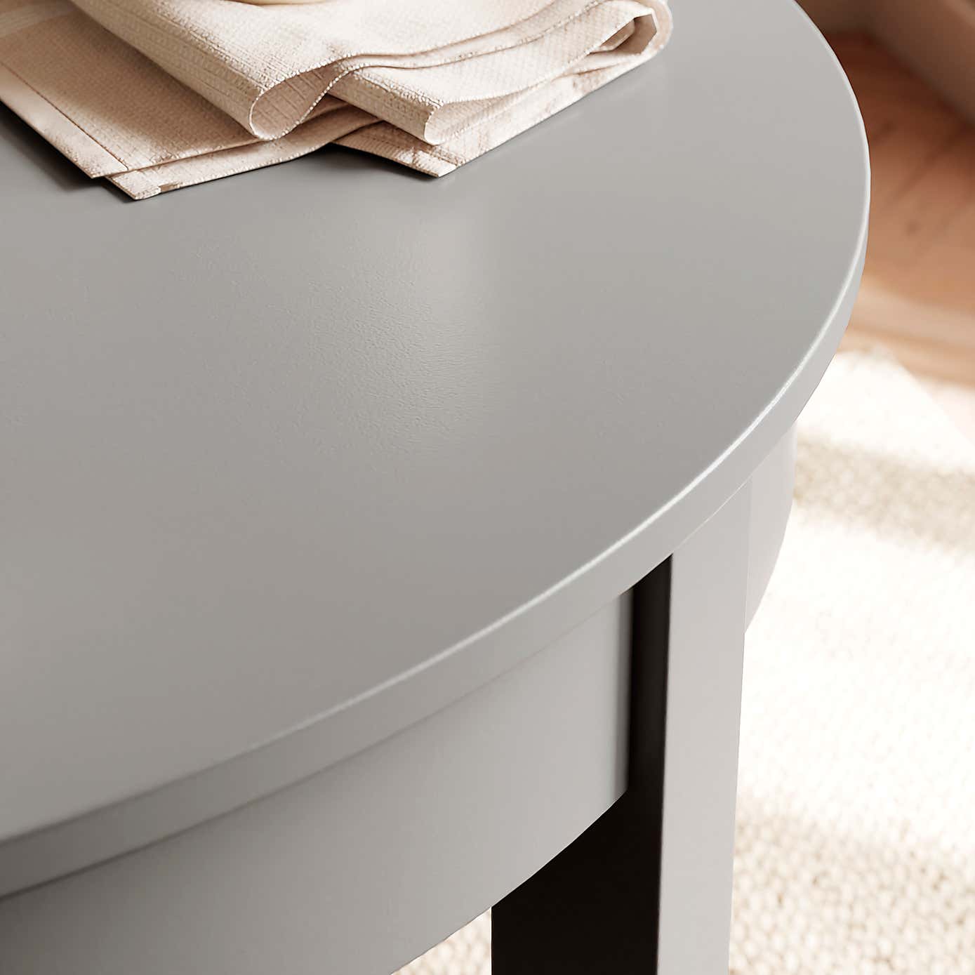 Lynton Round 4 Seater Dining Table