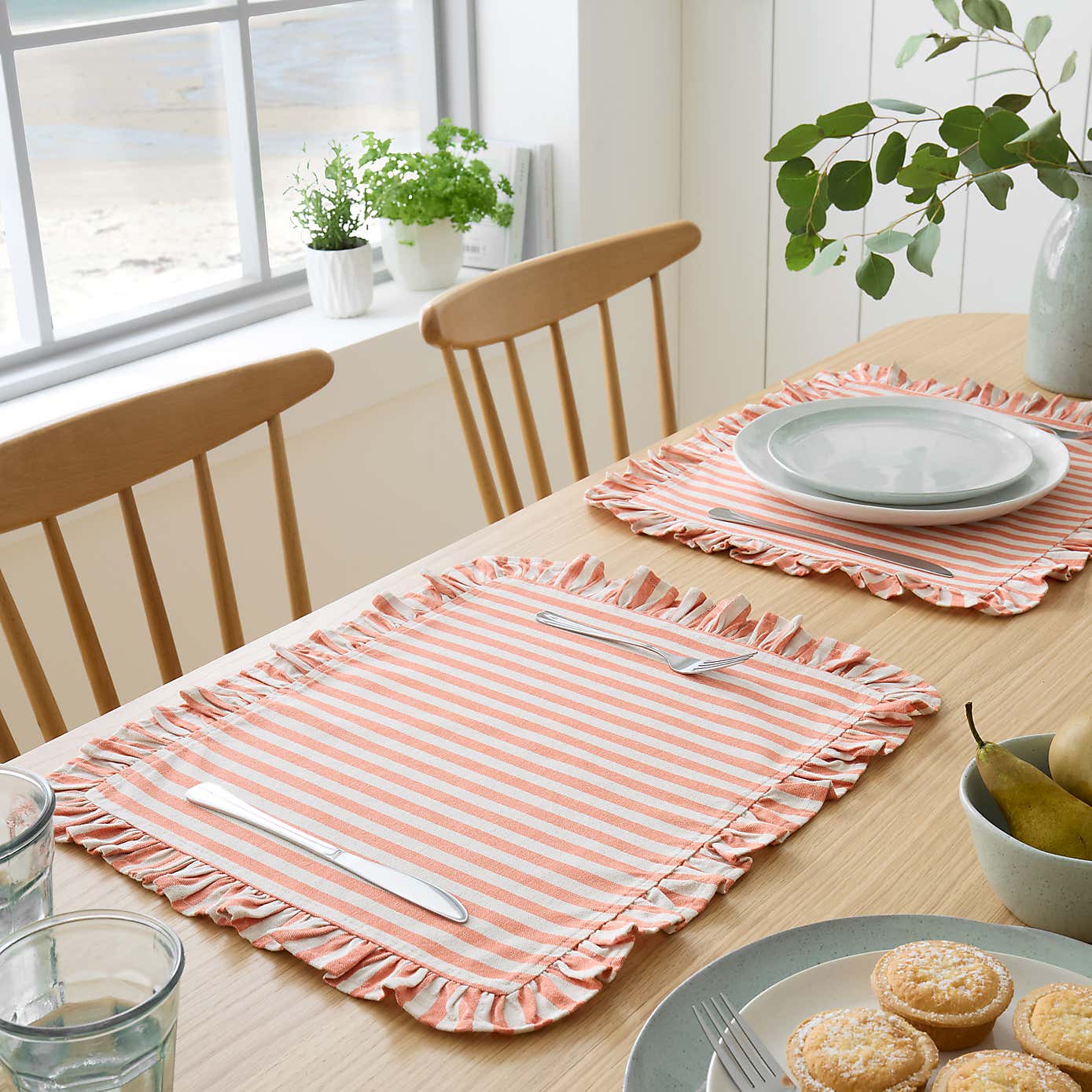 Set of 2 Linford Frill Placemats