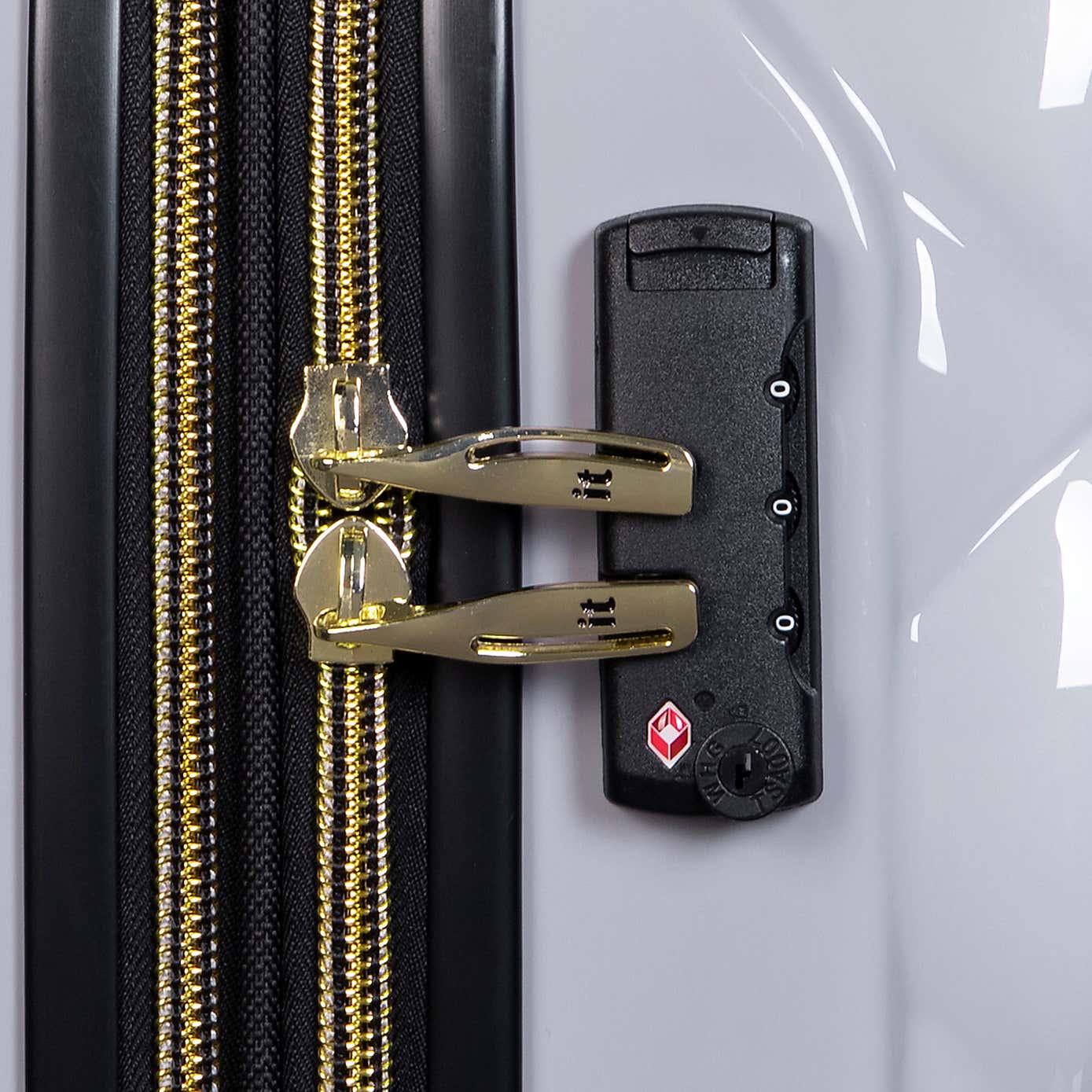 IT Luggage St Tropez Hard Shell Suitcase