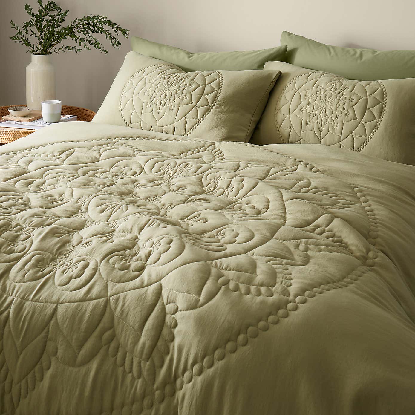 Quilted Mandala Duvet Cover and Pillowcase Set