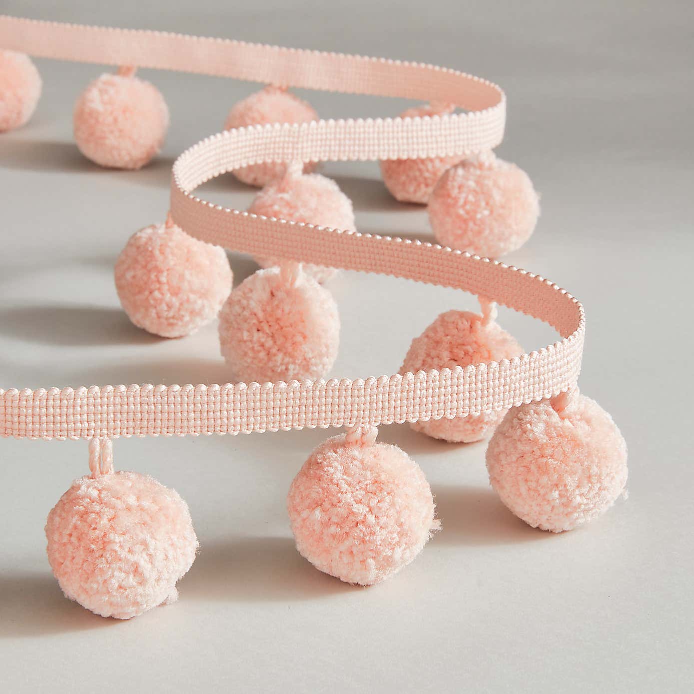 Jumbo Pom Pom Fringe