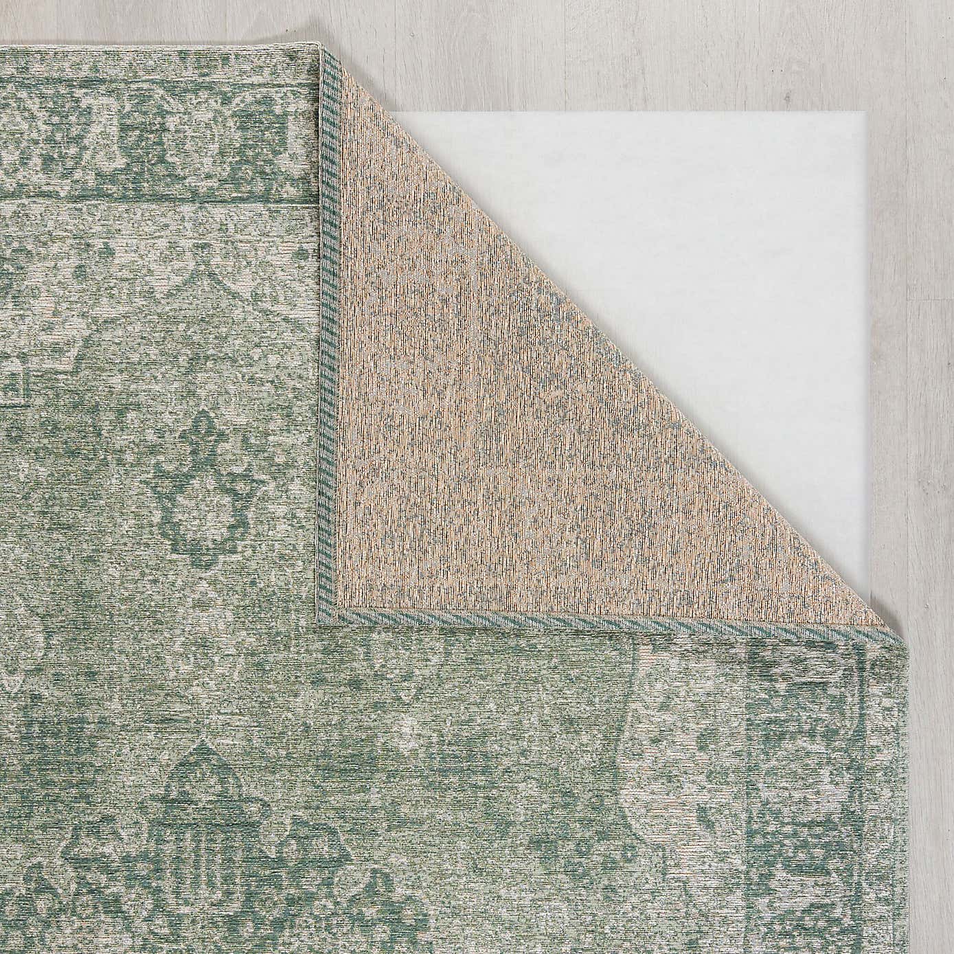 Mila Traditional Rug