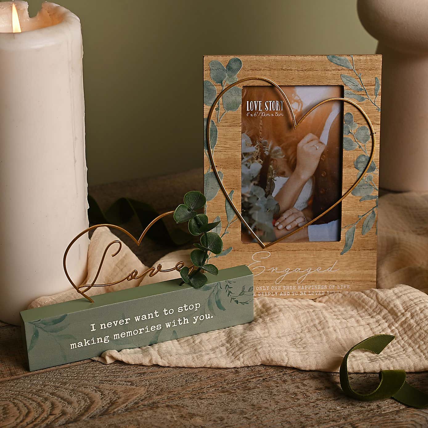 Love Story Engaged Wire Heart Photo Frame