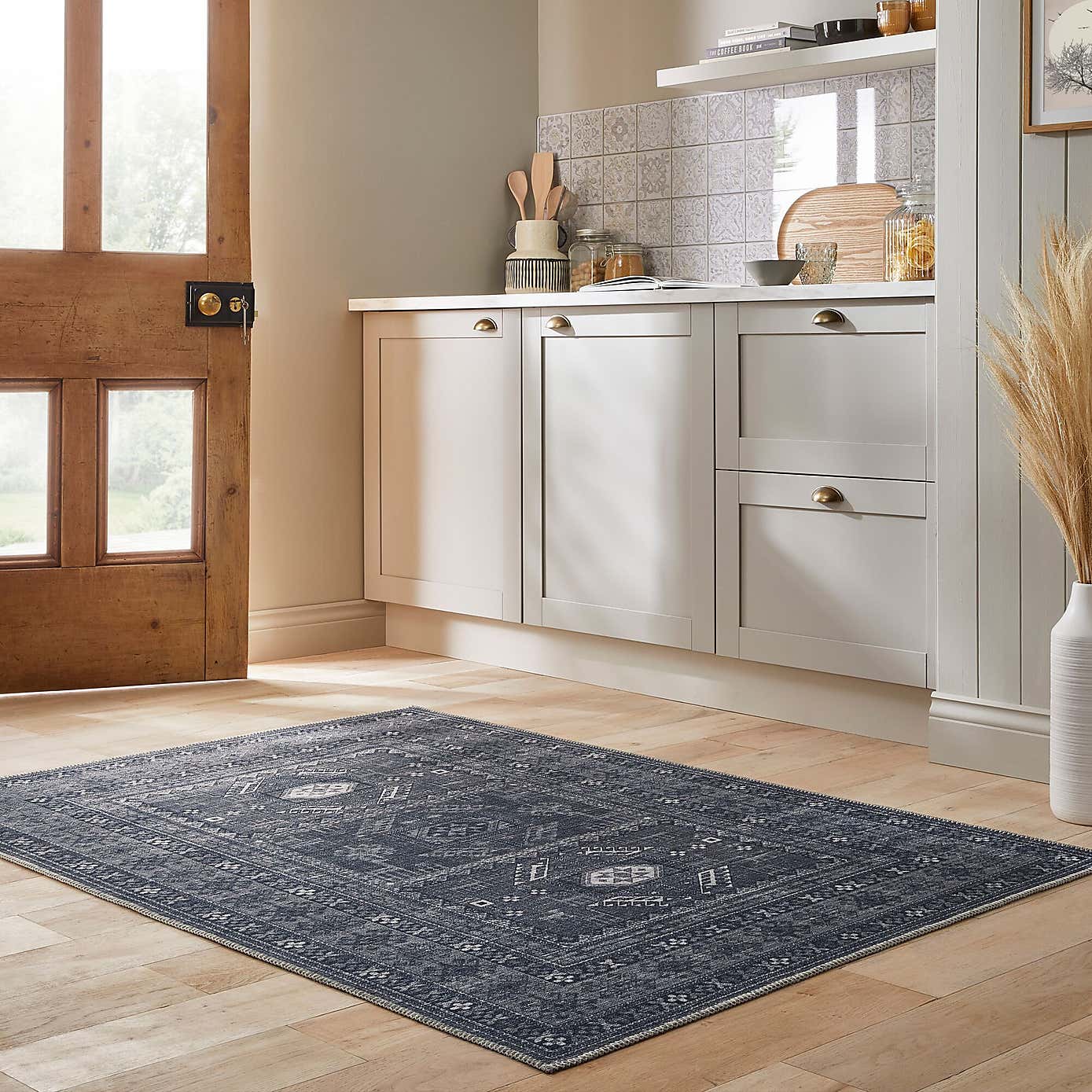 Kasra Traditional Washable Rug