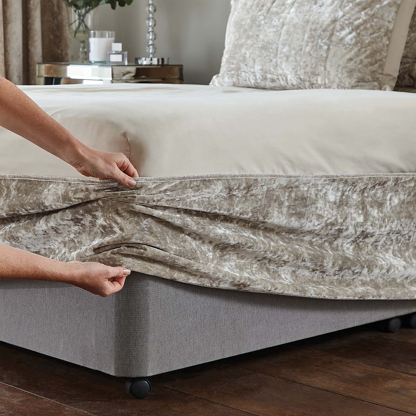 Catherine Lansfield Crushed Velvet Divan Base Bed Wrap