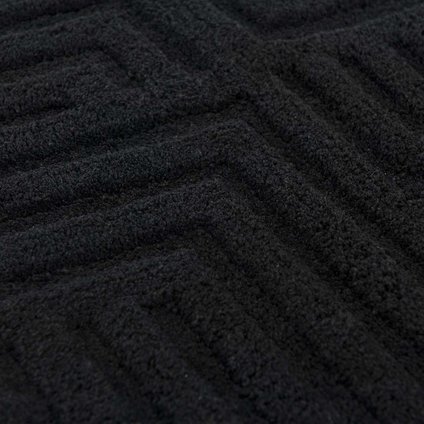 Tufted Geometric Bath Mat