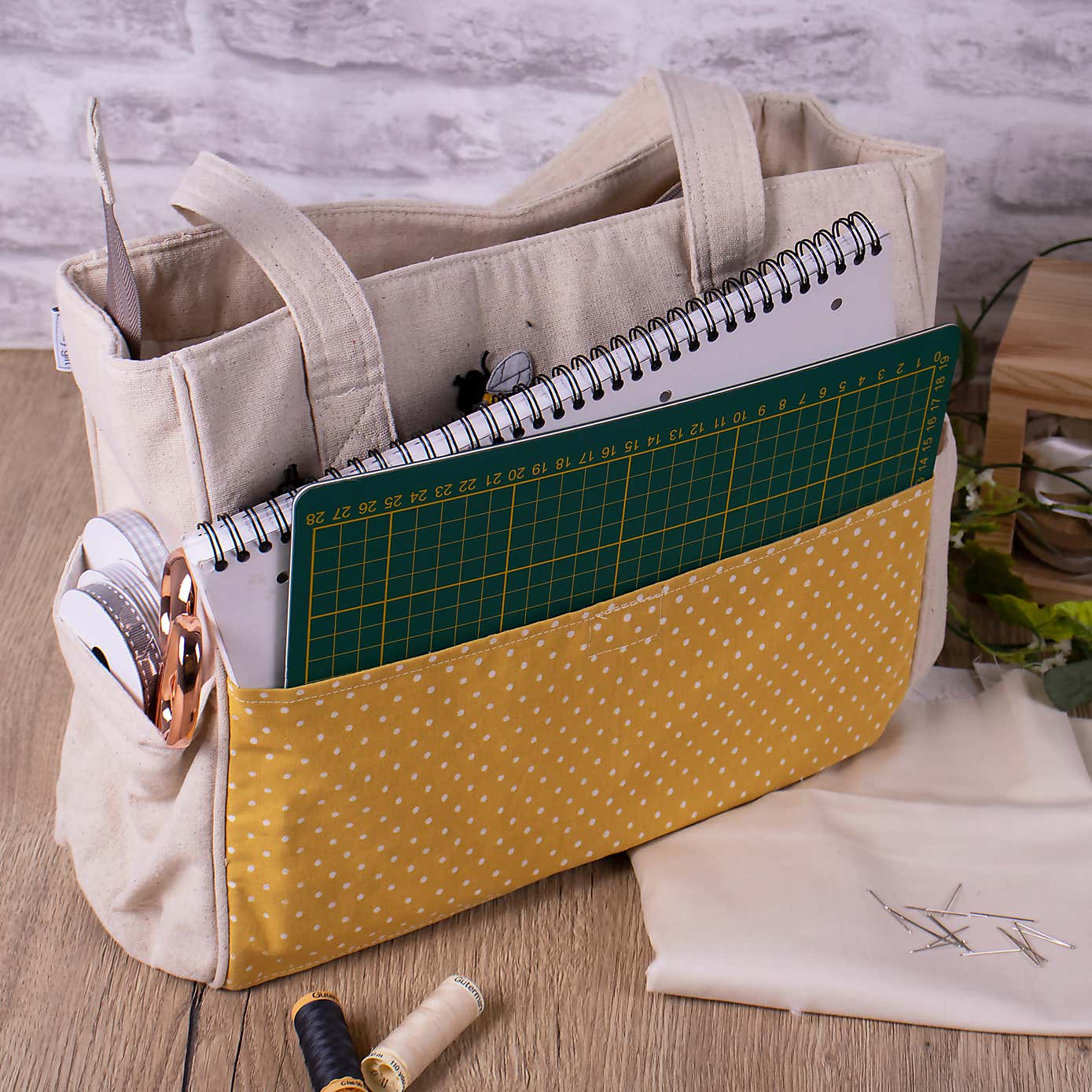 Hobby Gift Applique Bee Craft Bag