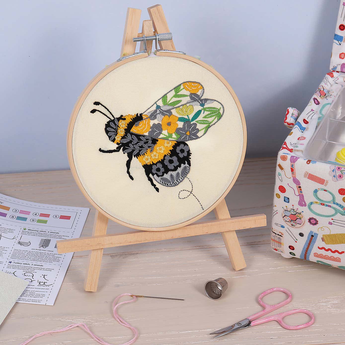 Embroidery Kit Floral Bee