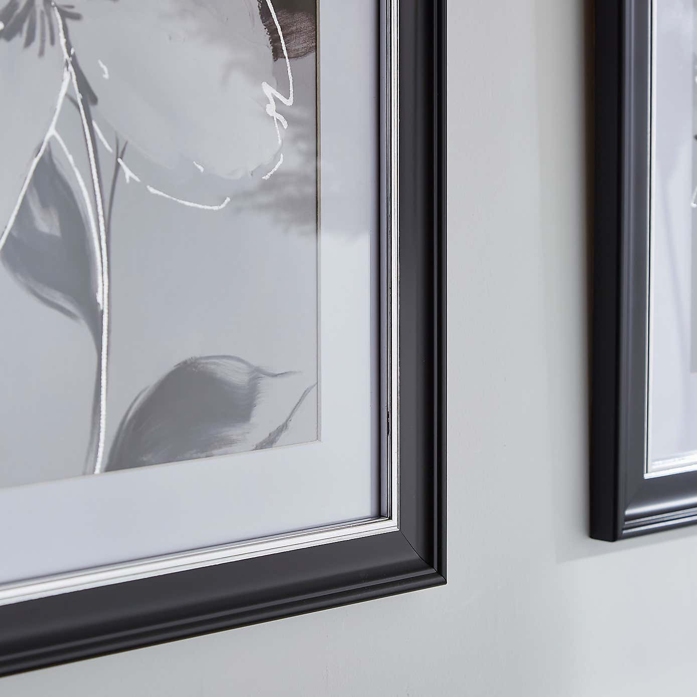 Set of 2 Luxe Florals Framed Prints 40x50cm