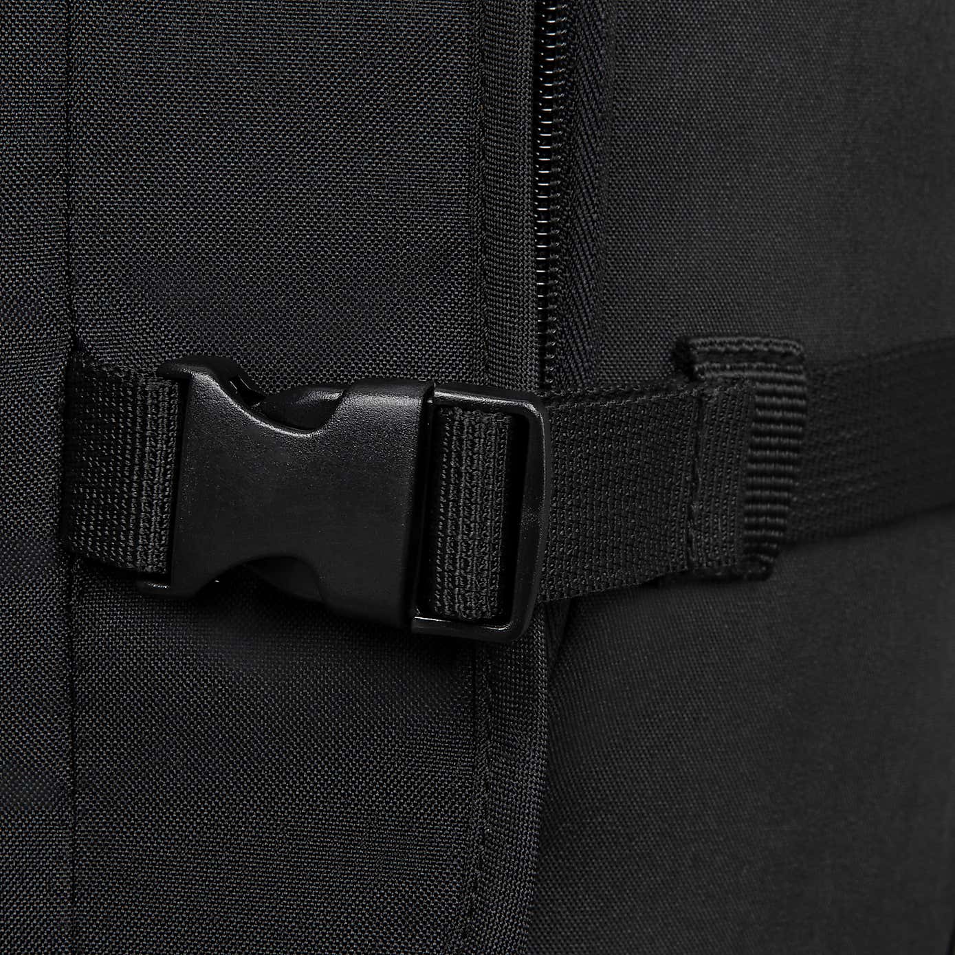 IT Luggage Flyrite Trolley Bag