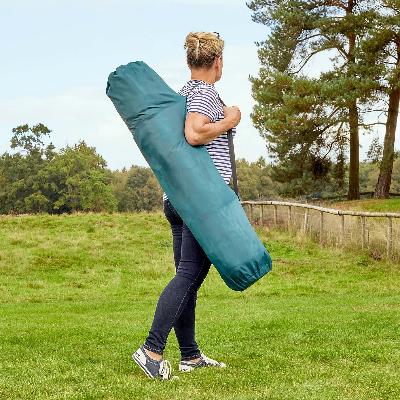 Padded Butterfly Chair, Black