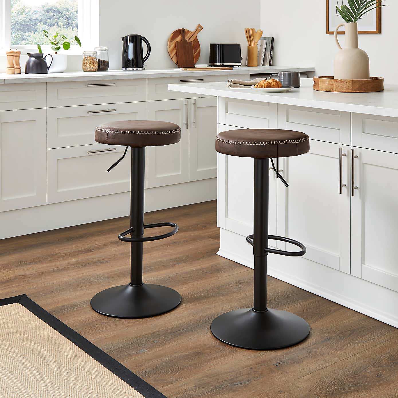Venice Round Bar Stool