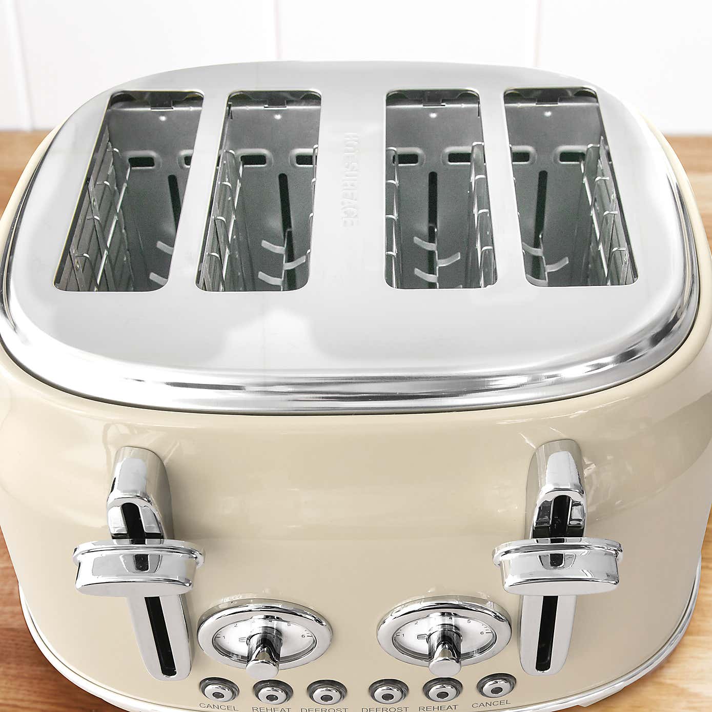 Retro Cream 4 Slice Toaster