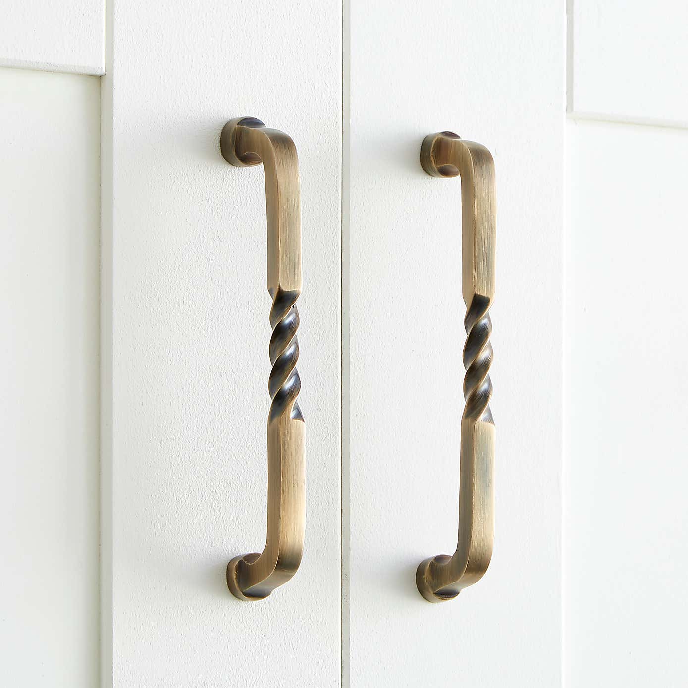 Set of 2 Twisted 18cm Door Handle