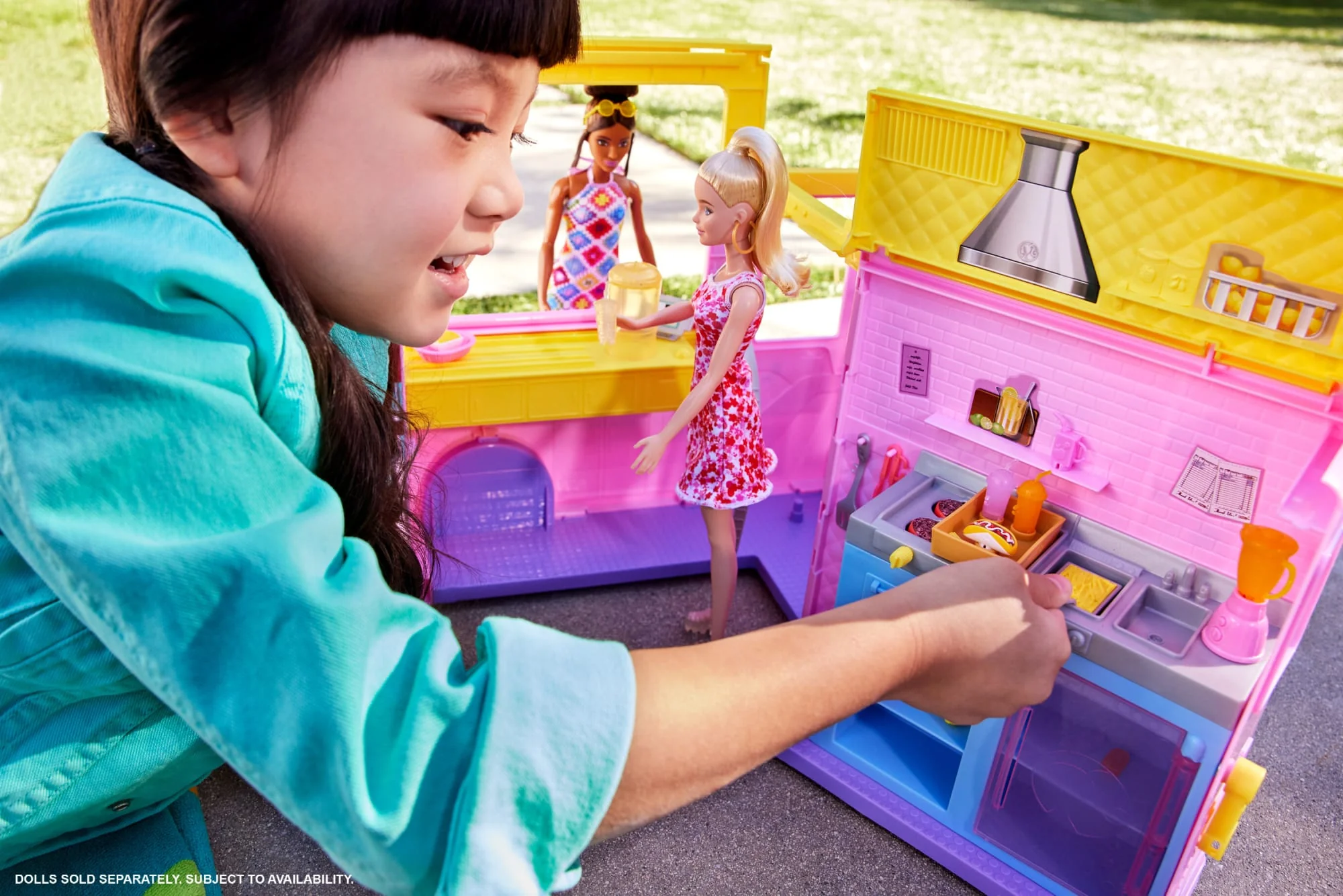 Barbie Sets, Lemonade Truck Playset With 25 Pieces