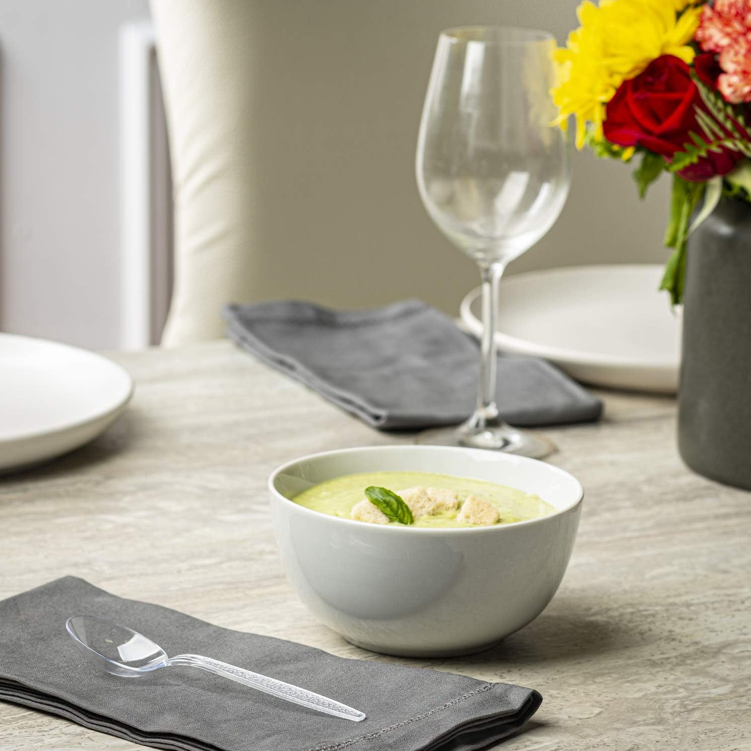 Comfy Package [100 Pack Clear Plastic Knives Heavy Duty with Engraved Design - Plastic Knives Disposable, Sturdy Plastic Silverware for Parties, Weddings, and Events