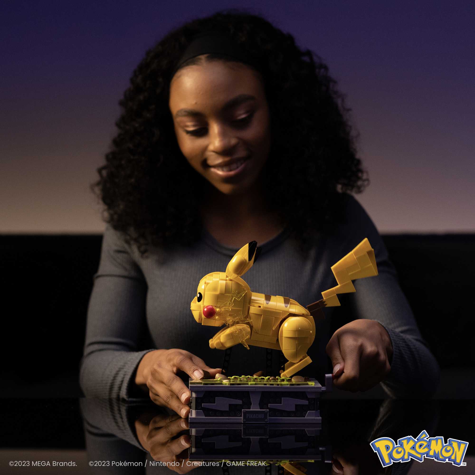 MEGA Pok��mon Motion Pikachu Building Brick Set With Mechanized Motion (1095 Pieces)