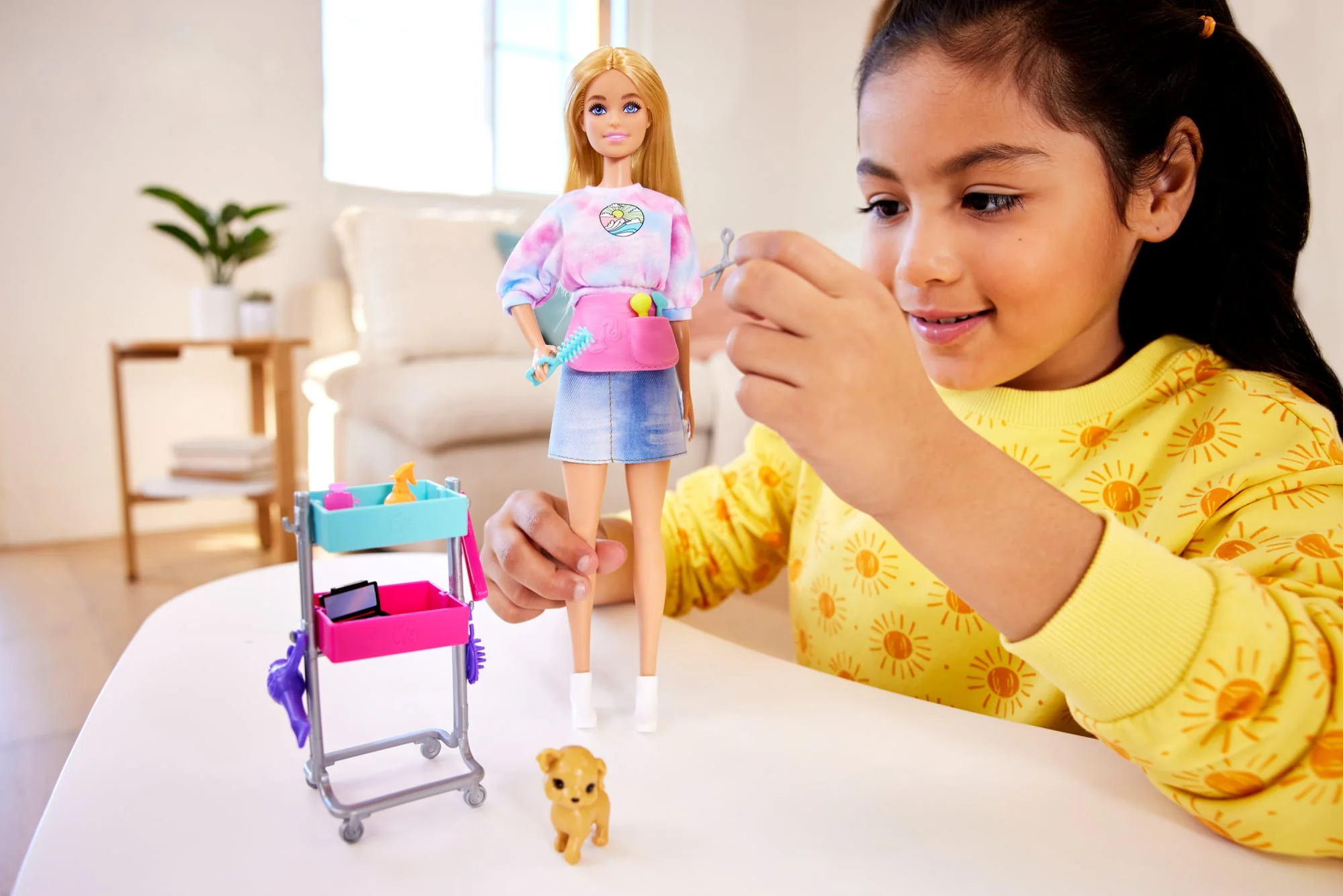Barbie ��Malibu�� Stylist Doll & 14 Accessories Playset, Hair & Makeup Theme With Puppy & Styling Cart