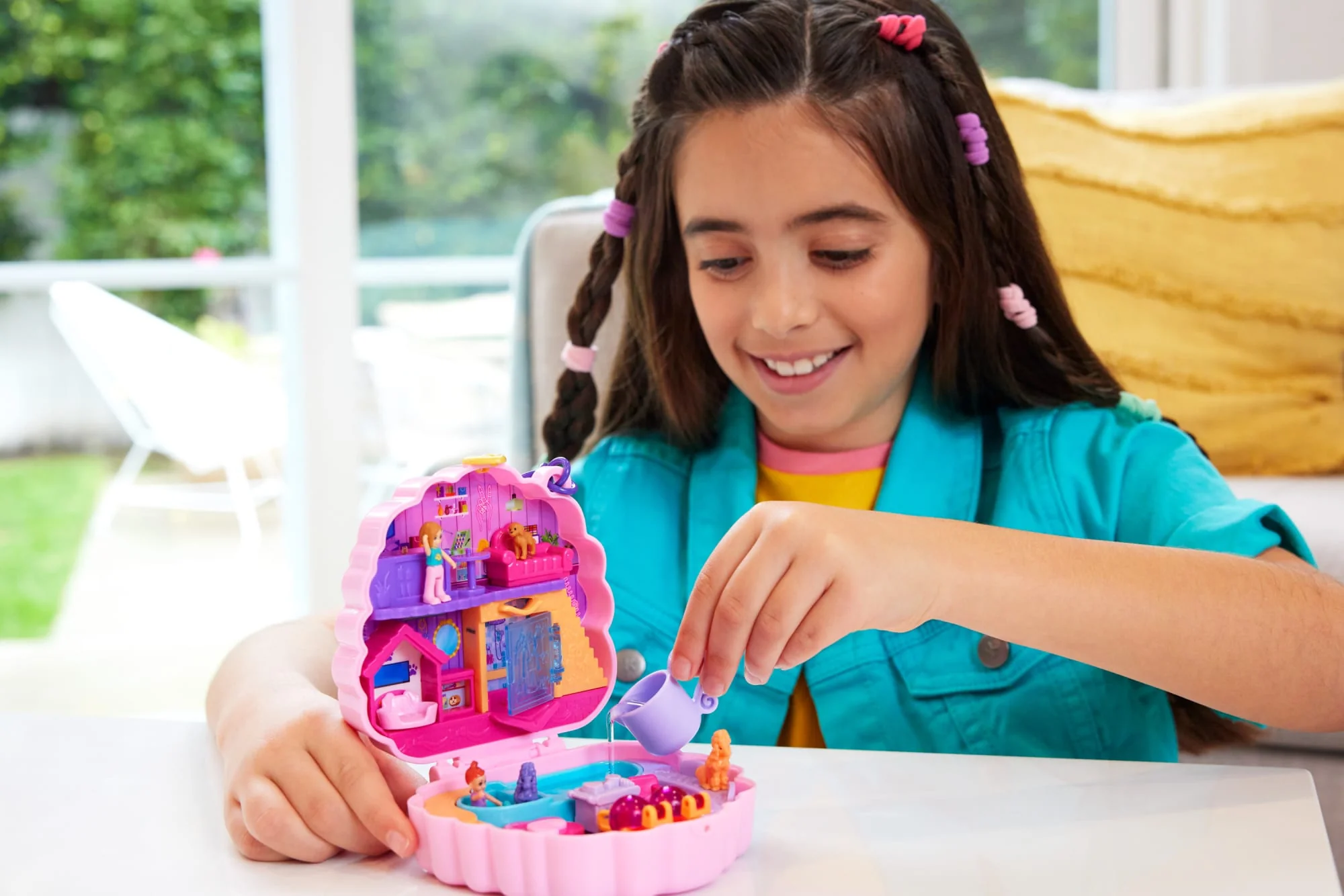 Polly Pocket Dolls And Playset, Animal Toys Groom & Glam Poodle Compact Playset
