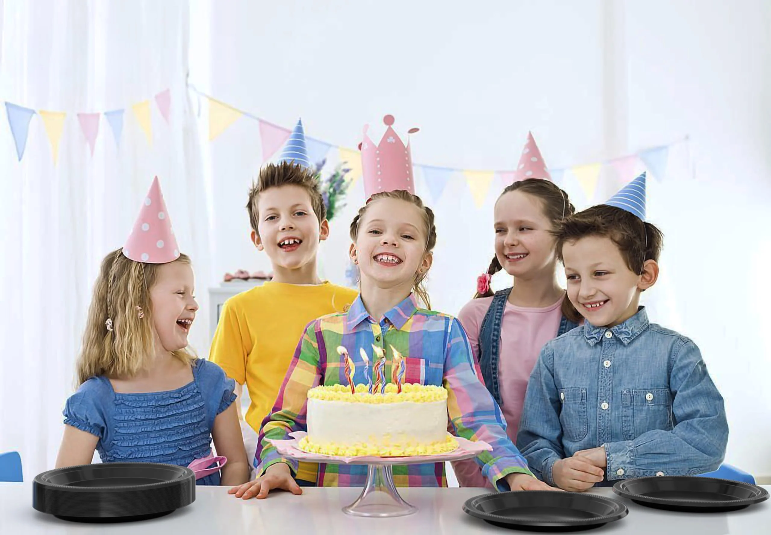 7 In. Black Plastic Plates | 50 Count