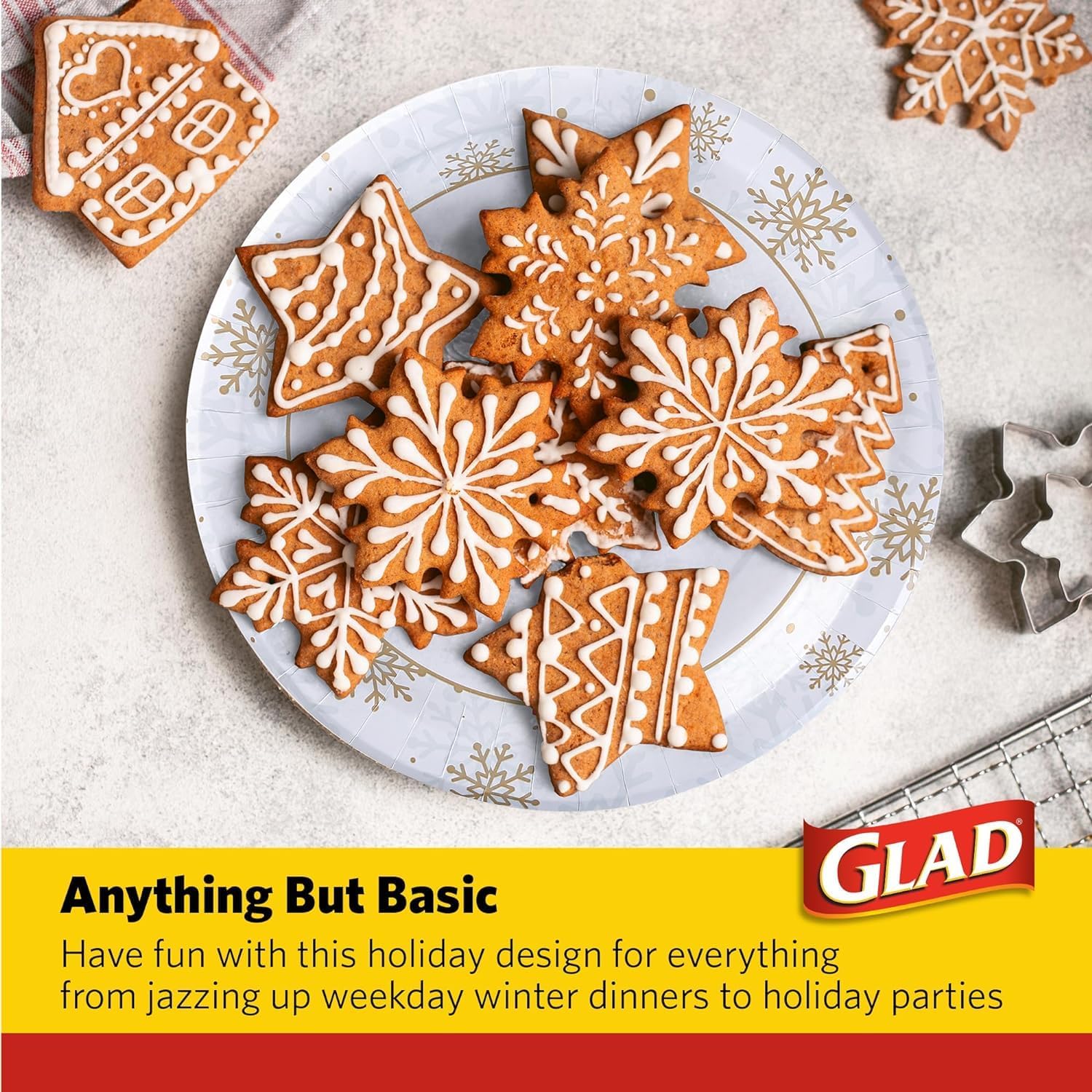 Glad Disposable Holiday Paper Plates, 10 Inch, 20 Count - Red Snowflake Design, Heavy Duty and Microwavable