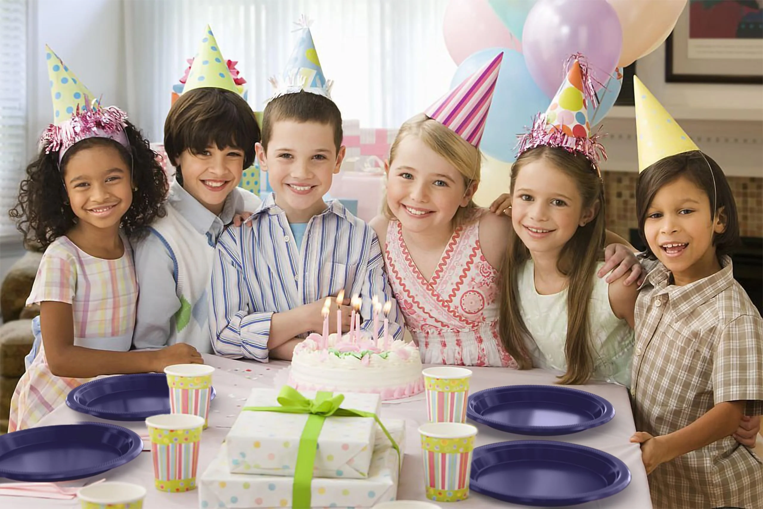 7 In. Navy Plastic Plates | 50 Count