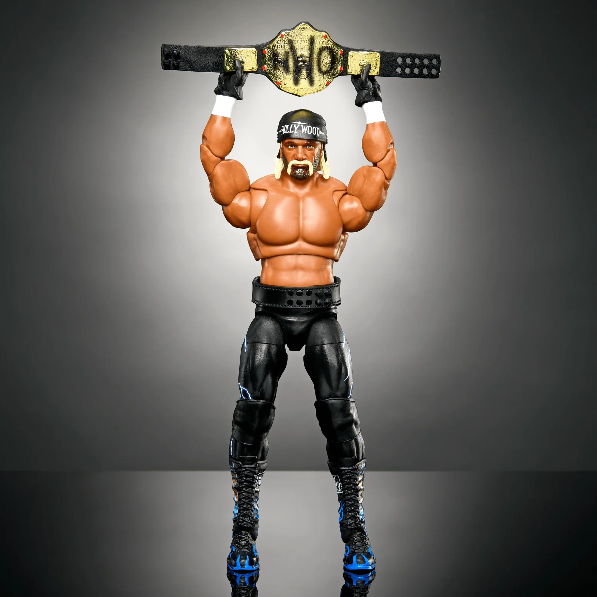 WWE Ultimate Edition ��Hollywood�� Hulk Hogan Action Figure & Accessories Set, 6-Inch Collectible