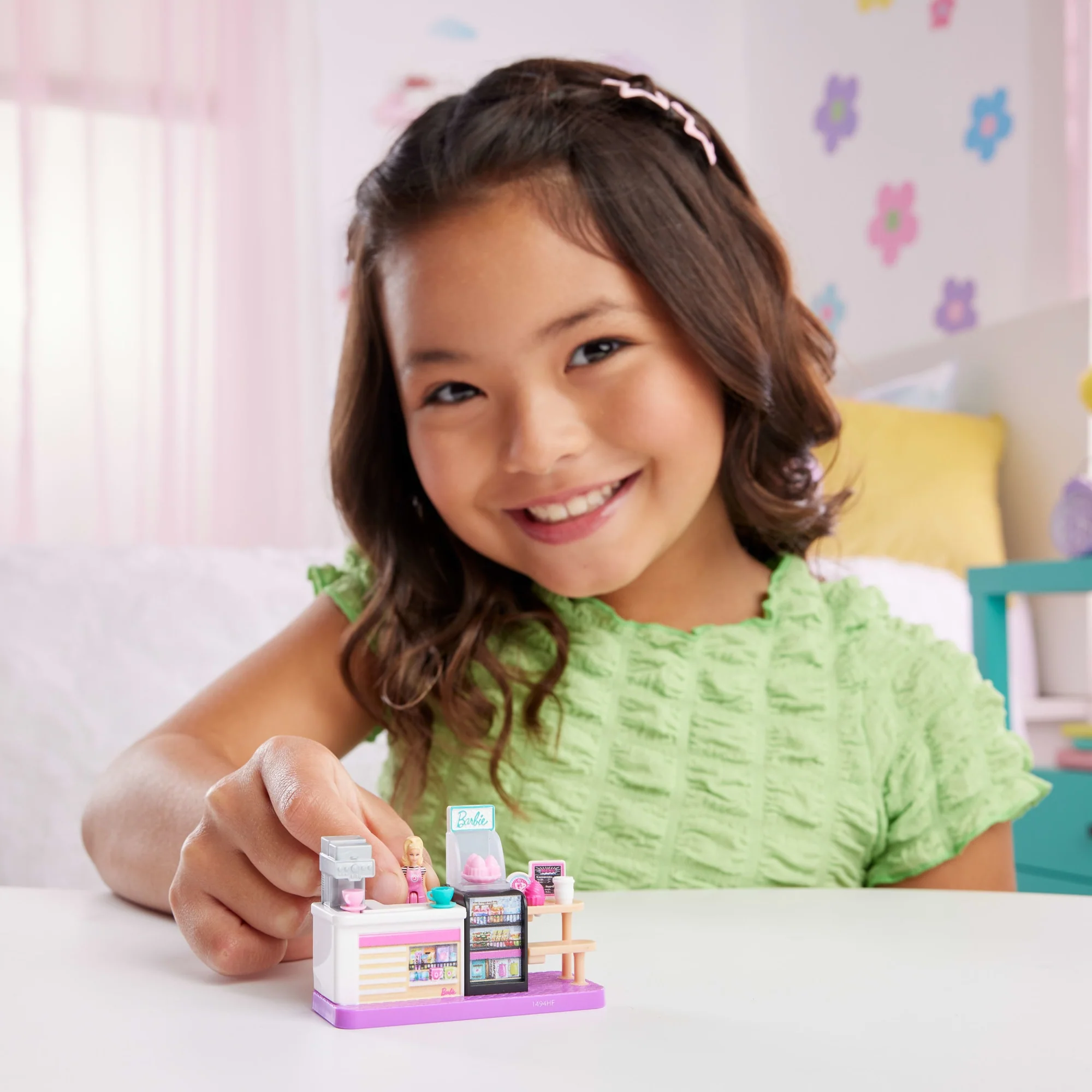 Barbie Mini Barbie Land Doll House Playsets With 1.5-Inch Doll, Furniture & Accessories