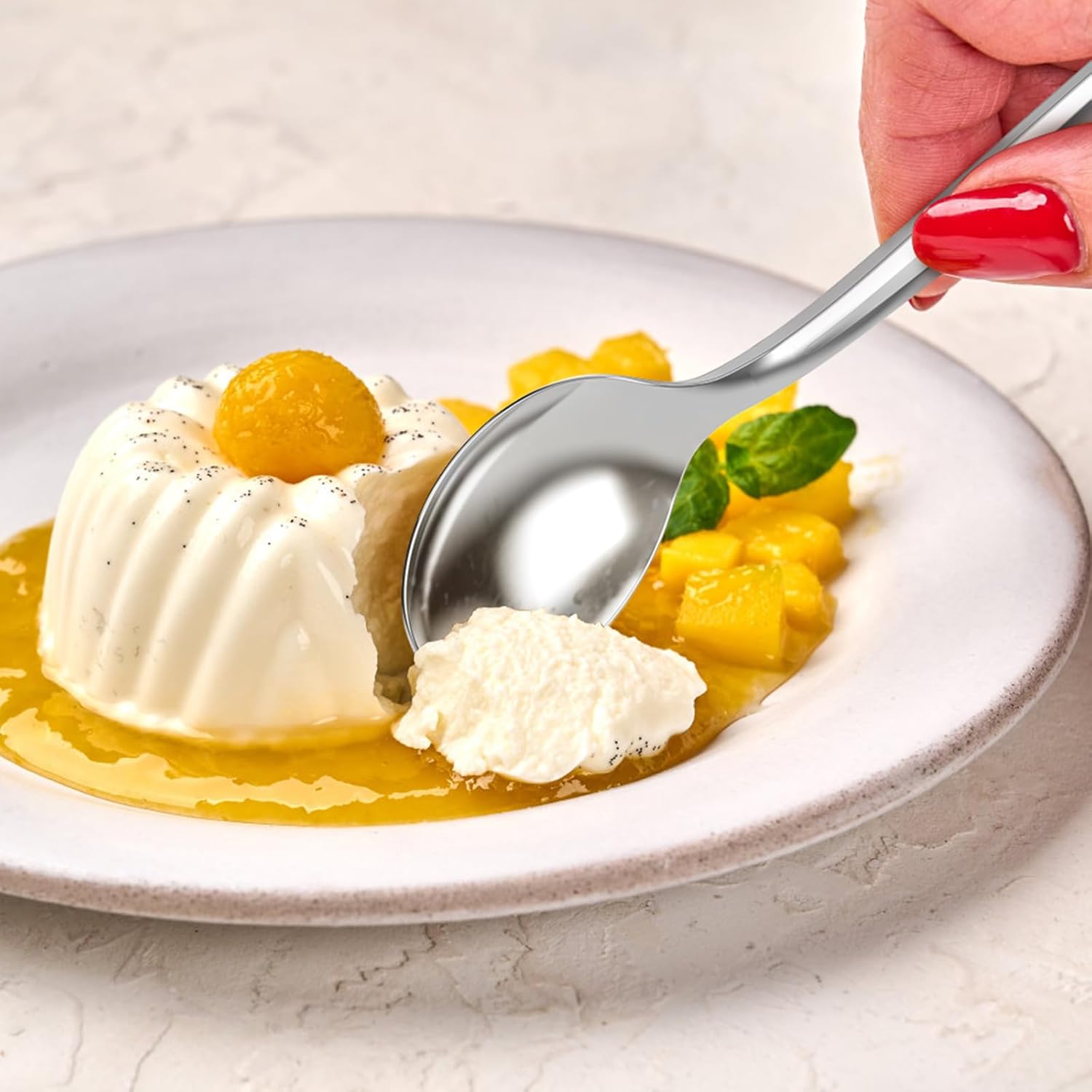 200 Count Heavy Duty Gold Plastic Silverware, 100 Forks, 50 Spoons, 50 Knives, BPA-Free, Heat Resistant, Disposable Gold Plastic Utensils Set, Gold Plastic Cutlery Set, Plasticware Bulk