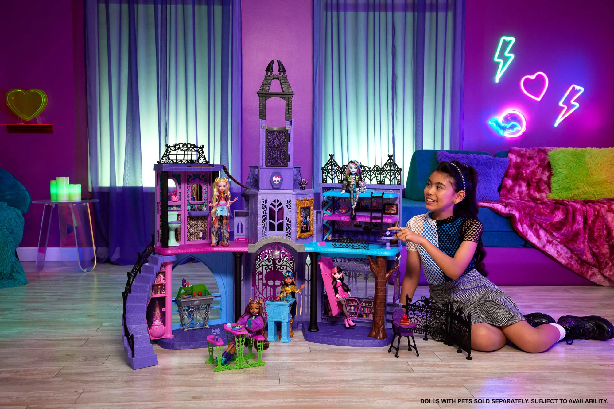 Monster High Haunted High School Doll House With 35+ Pieces Of Furniture And Accessories
