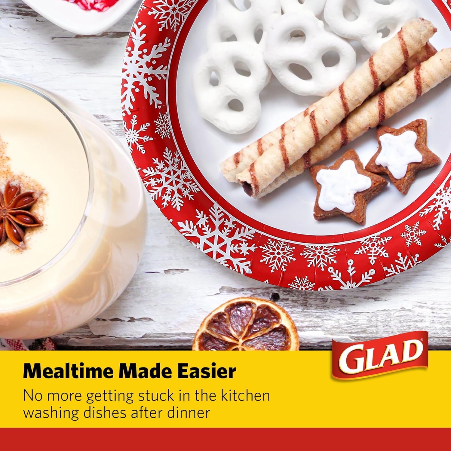 Glad Disposable Holiday Paper Plates, 10 Inch, 20 Count - Red Snowflake Design, Heavy Duty and Microwavable