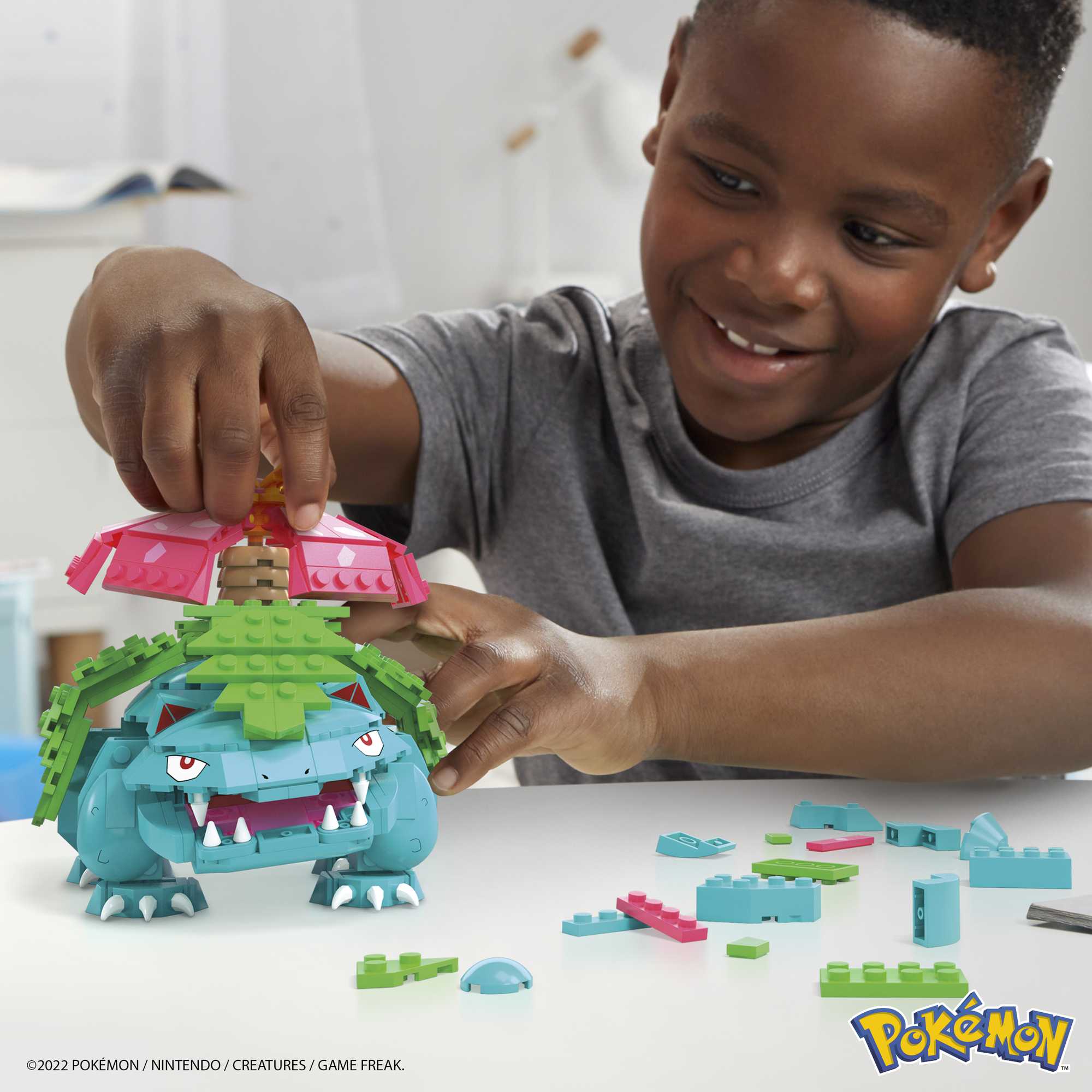 MEGA Pok��mon Building Toy Kit Bulbasaur Set With 3 Action Figures (622 Pieces) For Kids