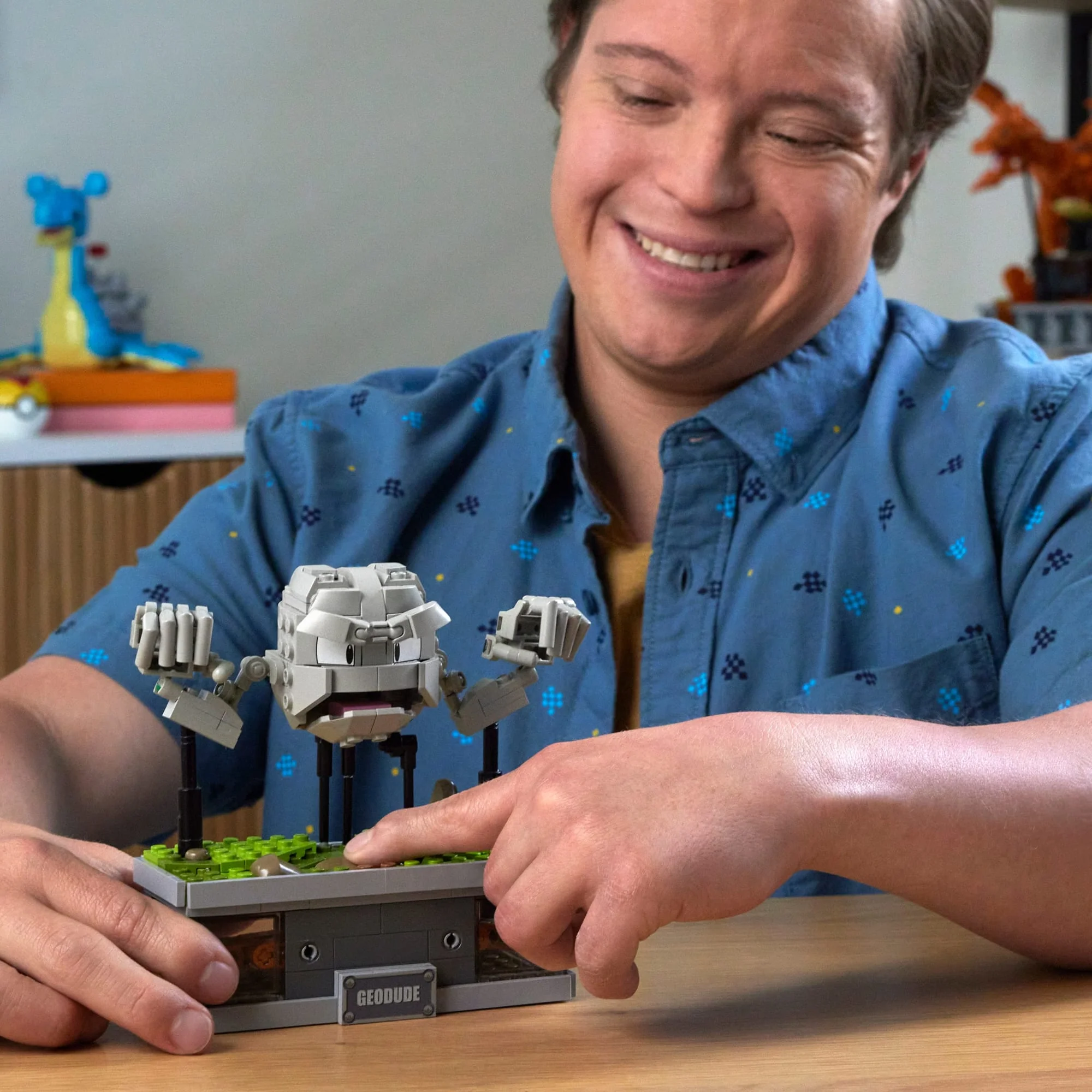 MEGA Pok��mon Mini Motion Geodude Building Kit With Motion (354 Pieces) For Collectors