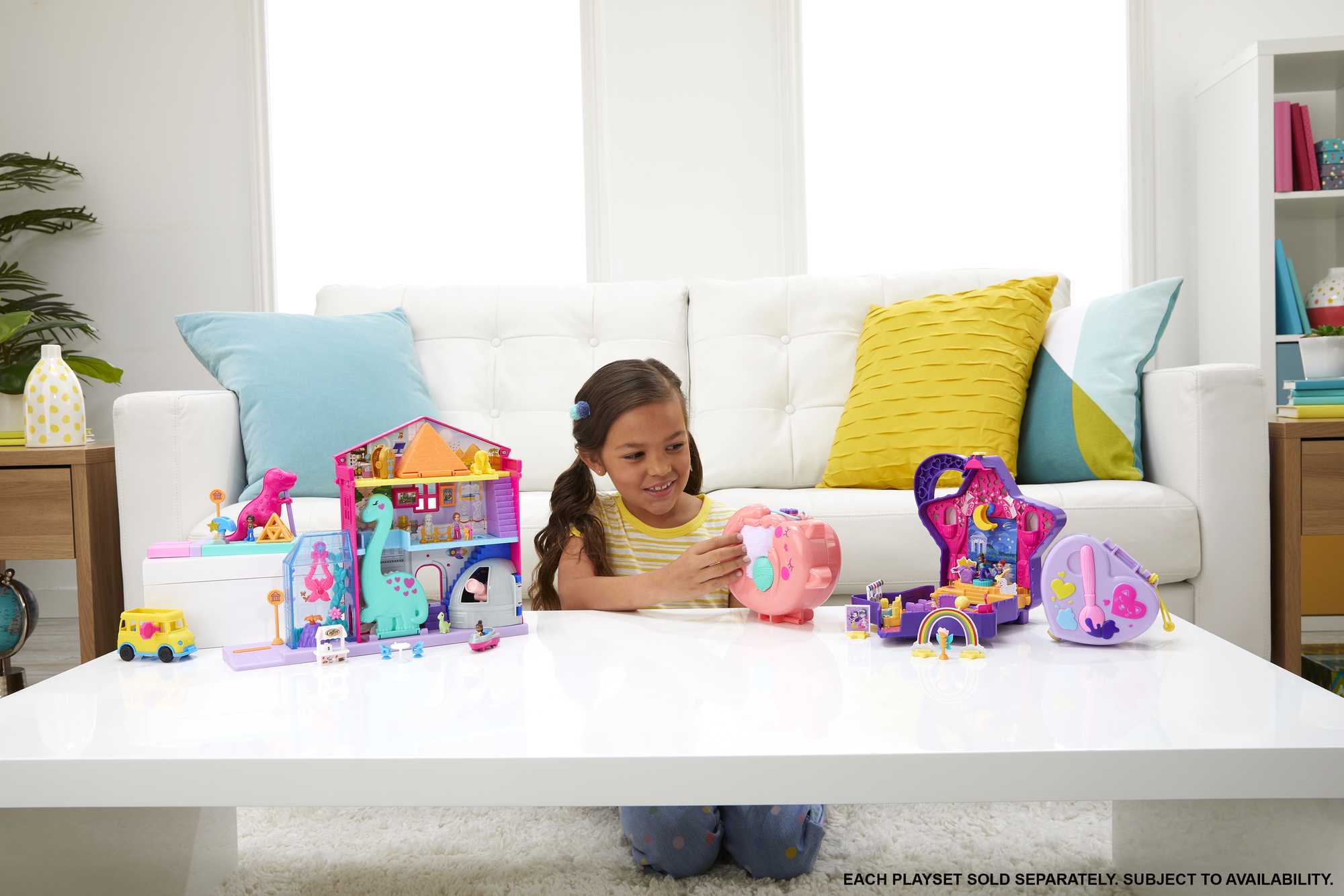 Polly Pocket Starring Shani Pollyville Museum Playset, 2 Micro Dolls, 3 Floors, 15 Accessories, 4 & Up