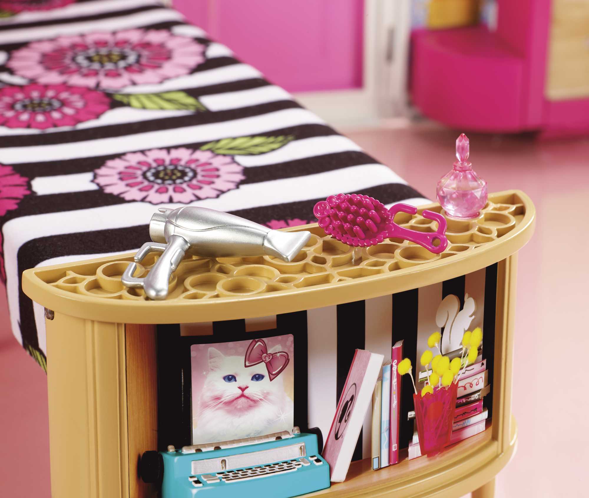 Barbie Glam Getaway House