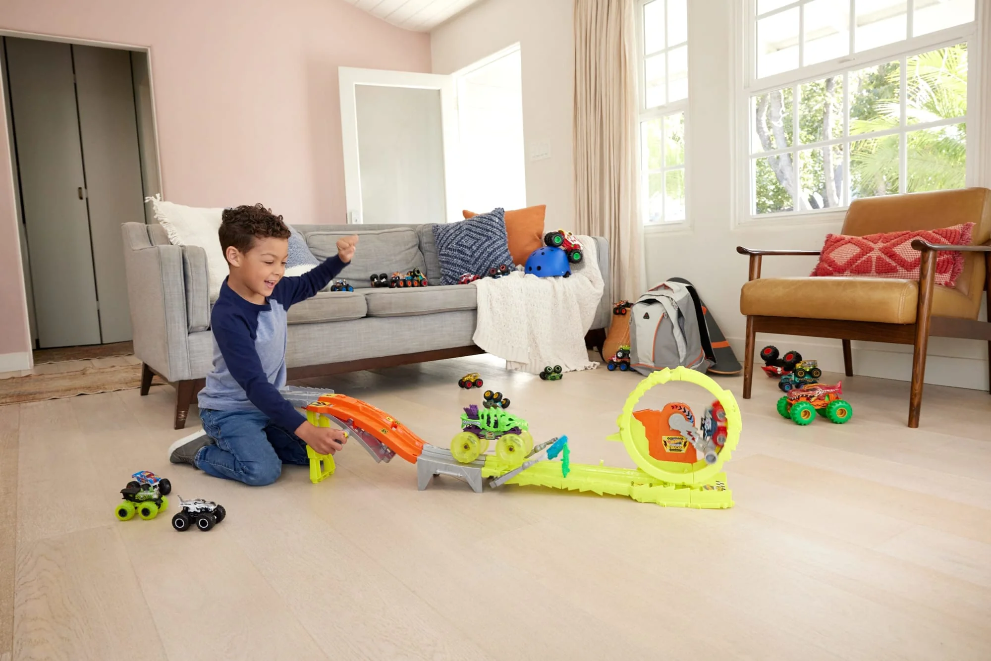 Hot Wheels Monster Trucks-D��fi Course ��lectrifiante-Coffret