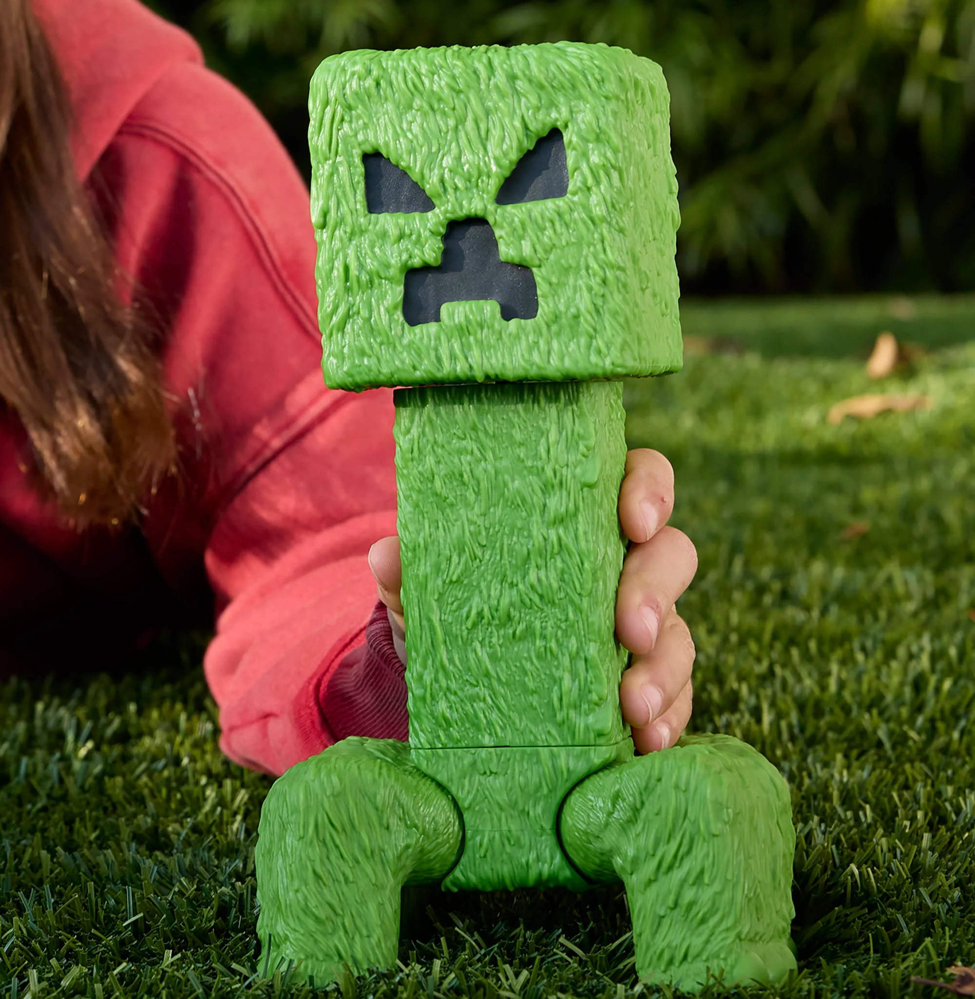 Minecraft Creeper Large-Scale Action Figure, 12-inch Character Collectible inspired By The Movie