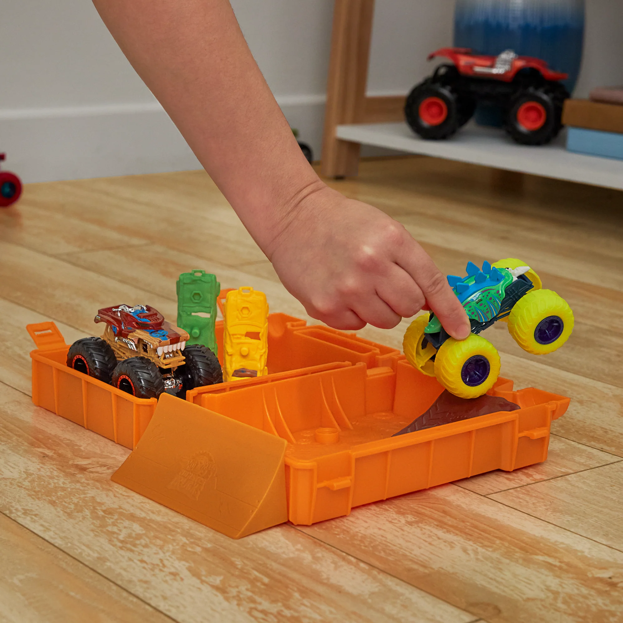 Hot Wheels Monster Trucks Fuel N�� Go Playset With 1:64 Scale Motosaurus Toy Truck & 2 Crushed Cars